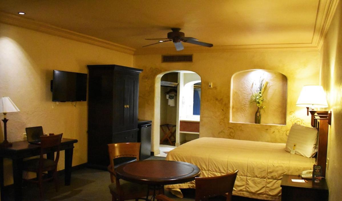 Hotel Siesta Real メヒカリ エクステリア 写真