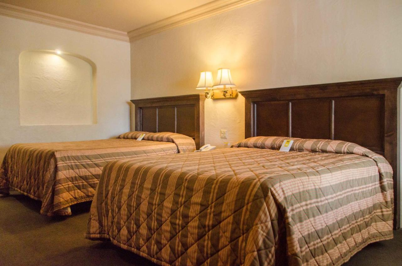 Hotel Siesta Real メヒカリ エクステリア 写真