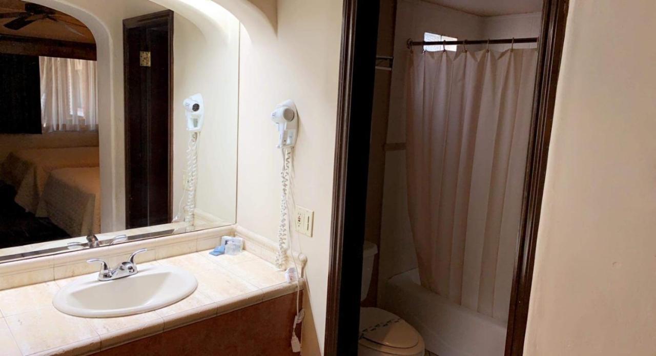 Hotel Siesta Real メヒカリ エクステリア 写真